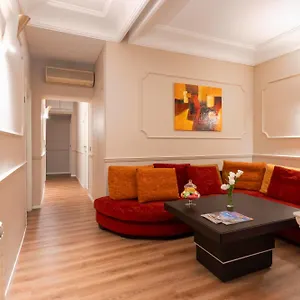 Hotel Magic, Rom